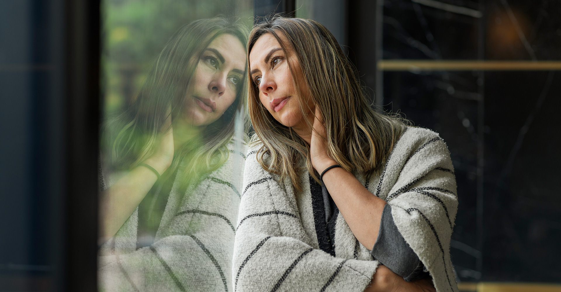 Woman seeking Anxiety treatment in Chicago and Downers Grove